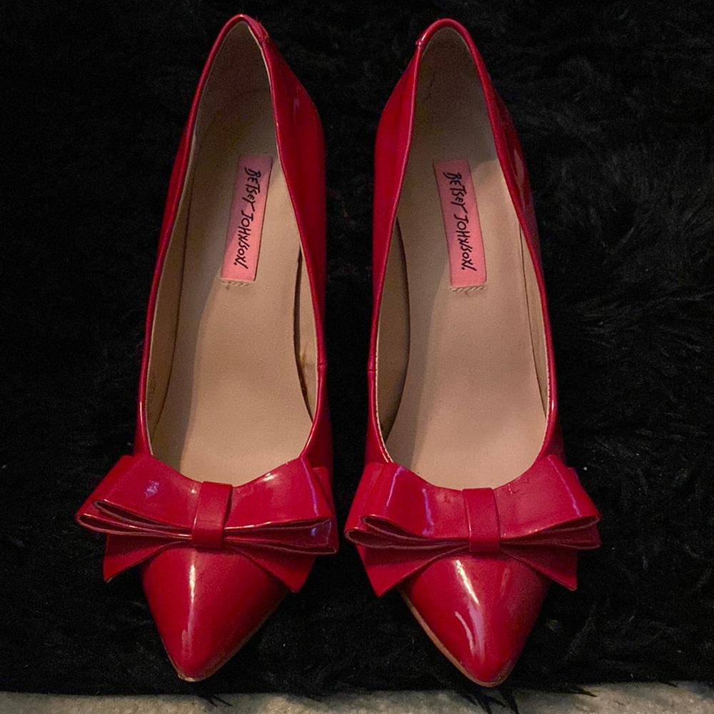 Sexy Betsy Johnson Size 8  candy apple red stilettos.